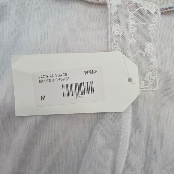 Sadie & Sage Chevron Crop Top in Multicolor. Size M. - Picture 8 of 9